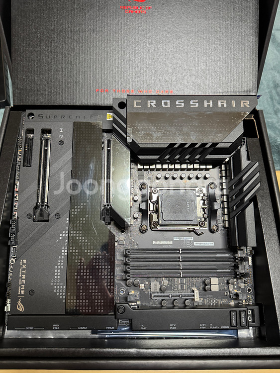 ASUS X670E Extreme 메인보드--1