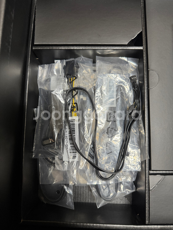 ASUS X670E Extreme 메인보드--8