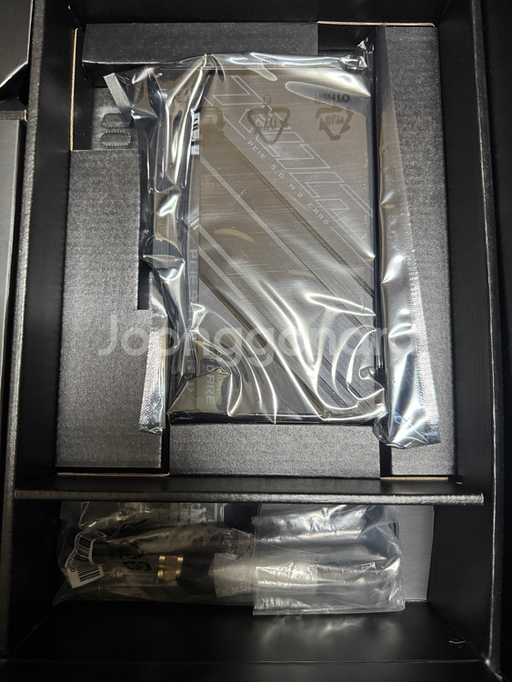 ASUS X670E Extreme 메인보드--6