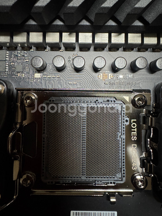 ASUS X670E Extreme 메인보드--4