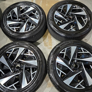 더뉴그랜저IG 하이브리드 17인치 순정 휠타이어 판매합니다