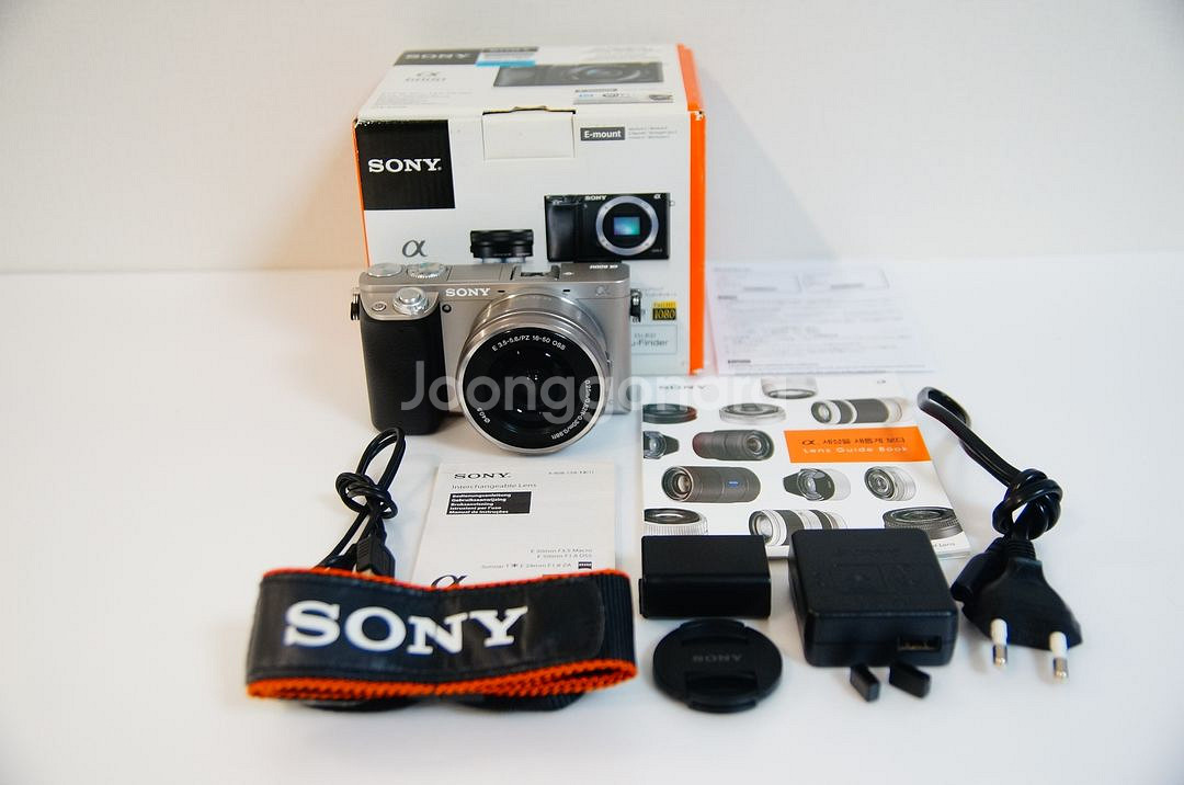 [소니] A6000 실버 미러리스 카메라 박스셋팝니다.--0