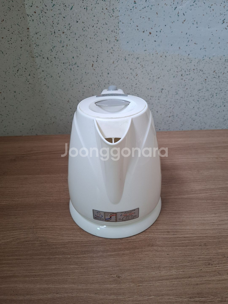 쿠쿠 전기포트1,0L 화이트 CK-102W 판매합니다~~--0