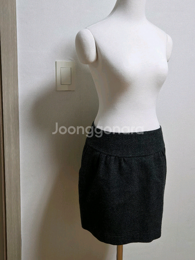 아떼 바네사브루노 울 스커트--0