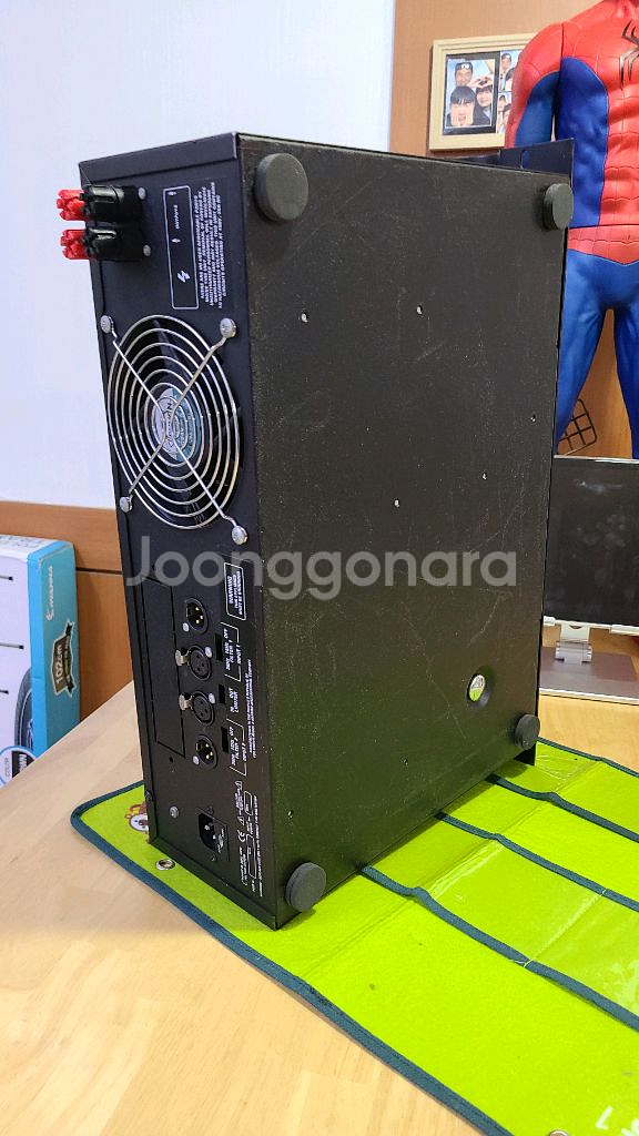 Crown XLS202 Power Amp--7