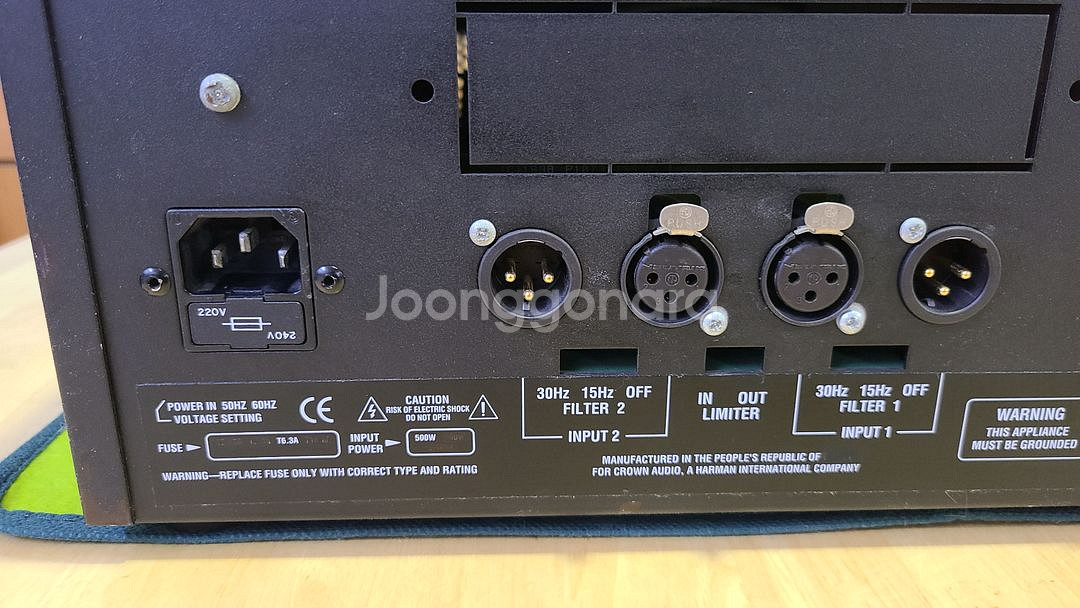 Crown XLS202 Power Amp--4