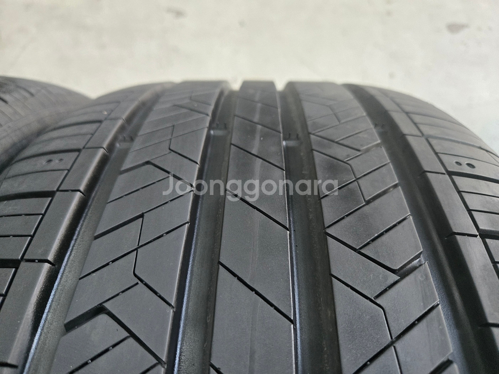 275 40 19 한국 키너지EX 중고타이어 2본 판매합니다--2