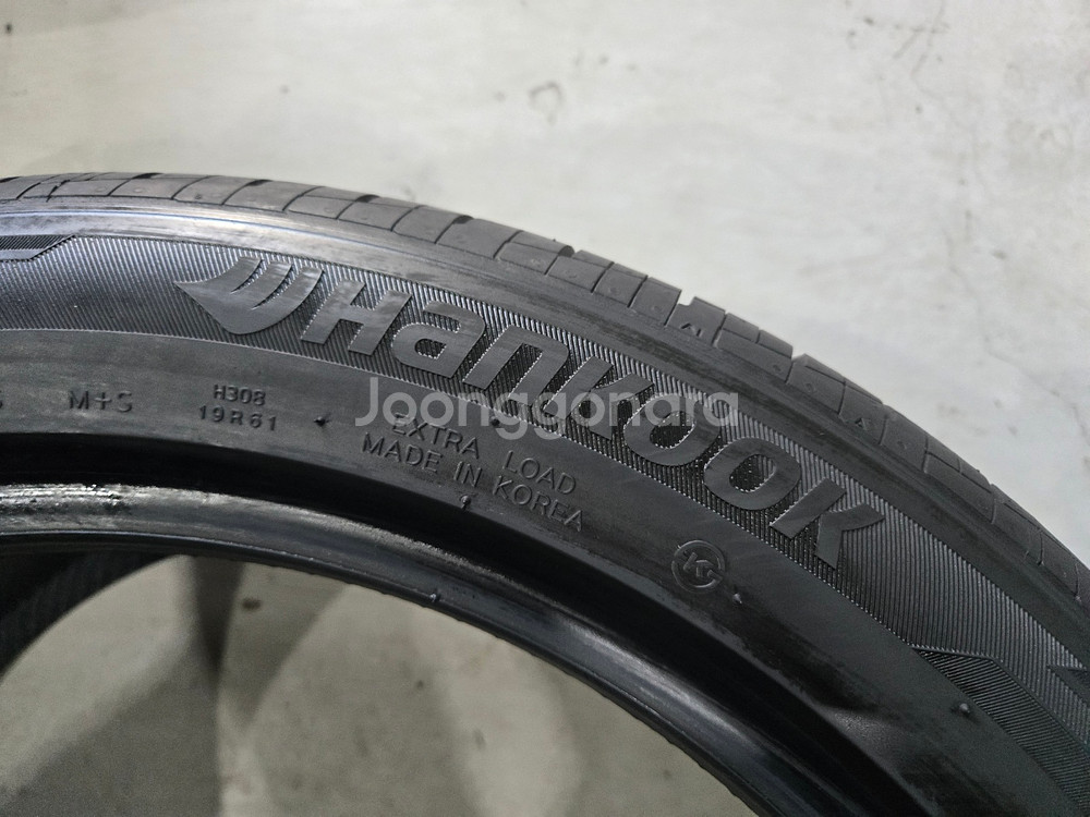 275 40 19 한국 키너지EX 중고타이어 2본 판매합니다--3