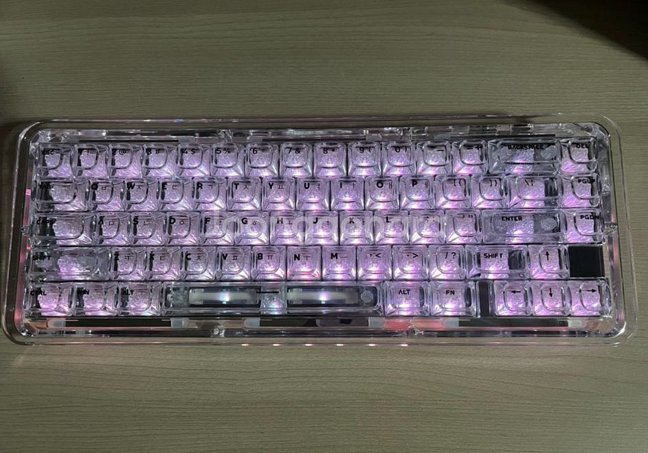 몬스타기어 아쿠아66 유무선 블루투스 키보드 팝니다.--2