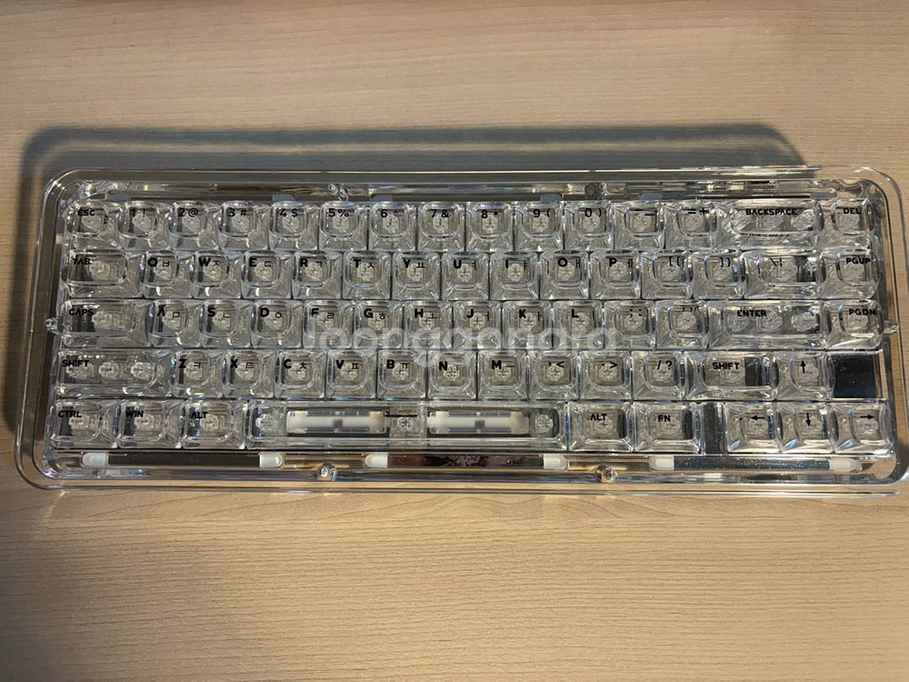 몬스타기어 아쿠아66 유무선 블루투스 키보드 팝니다.--0