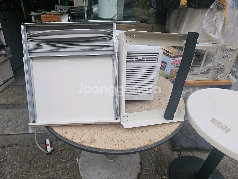 센츄리 창문형 에어컨 거치대 부속품 리모컨 포함 세트--1