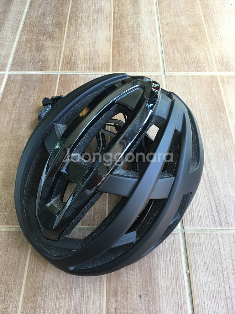 씨클리스 HC-58 헬멧. 검은색(L사이즈)과 하얀색(L/XL사이즈)--0