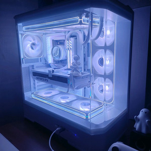 게이밍 데스크탑 화이트 완본체 9600x + RTX 5070 BTF 구성 판매