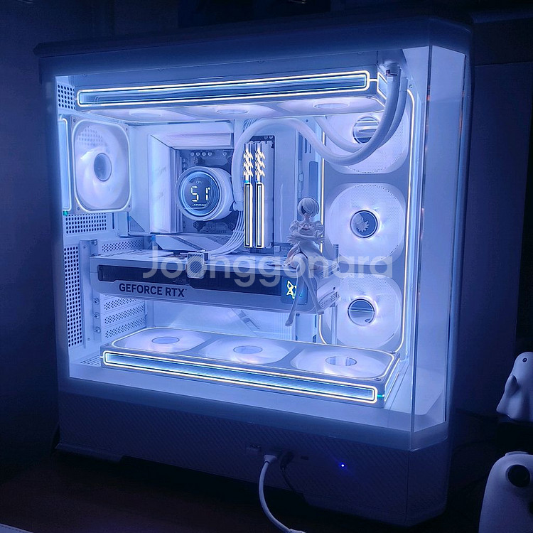 게이밍 데스크탑 화이트 완본체 9600x + RTX 5070 BTF 구성 판매--1