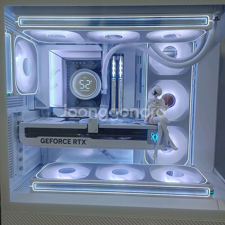 게이밍 데스크탑 화이트 완본체 9600x + RTX 5070 BTF 구성 판매--2