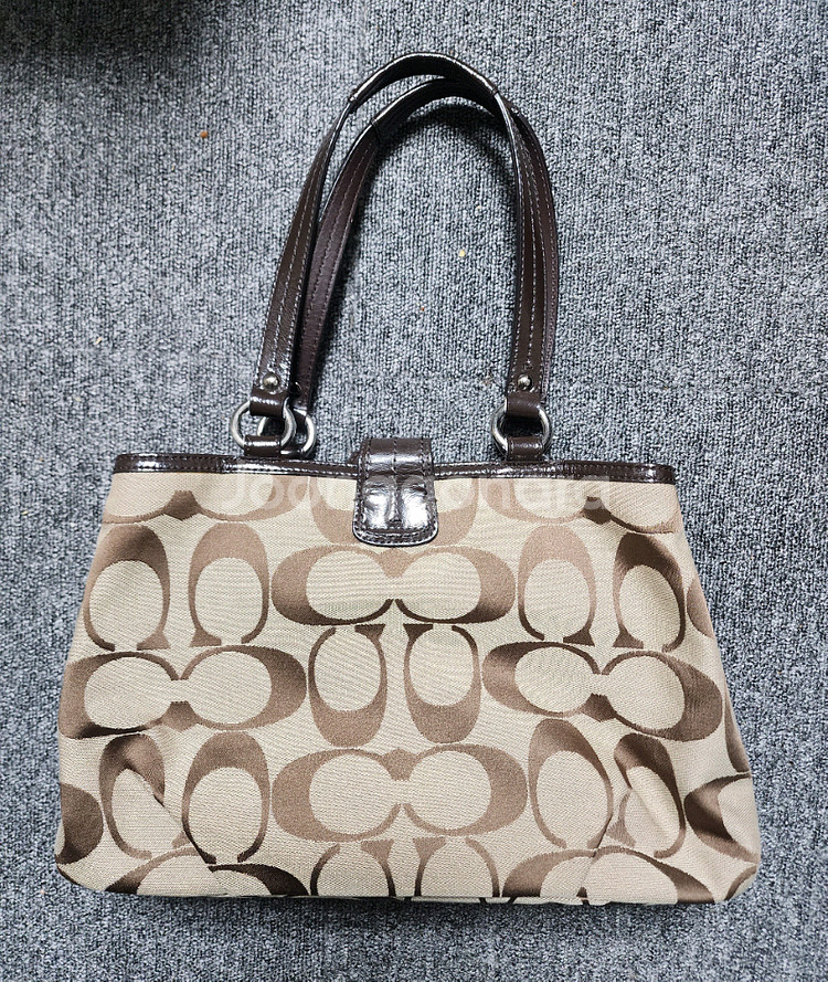 코치 시그니처 캔버스 토트백 브라운-정품--1