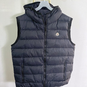 (105)몽클레어남자블랙후드경량패딩조끼