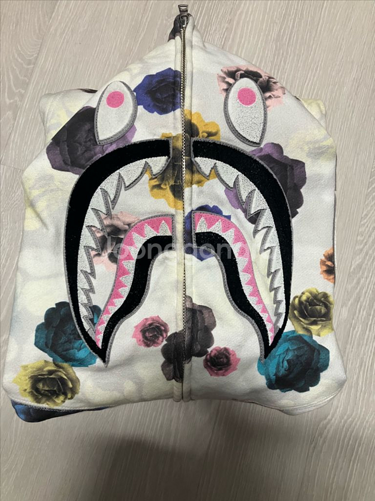 BAPE 베이프 플로랄 샤크 후드 집업 L--0