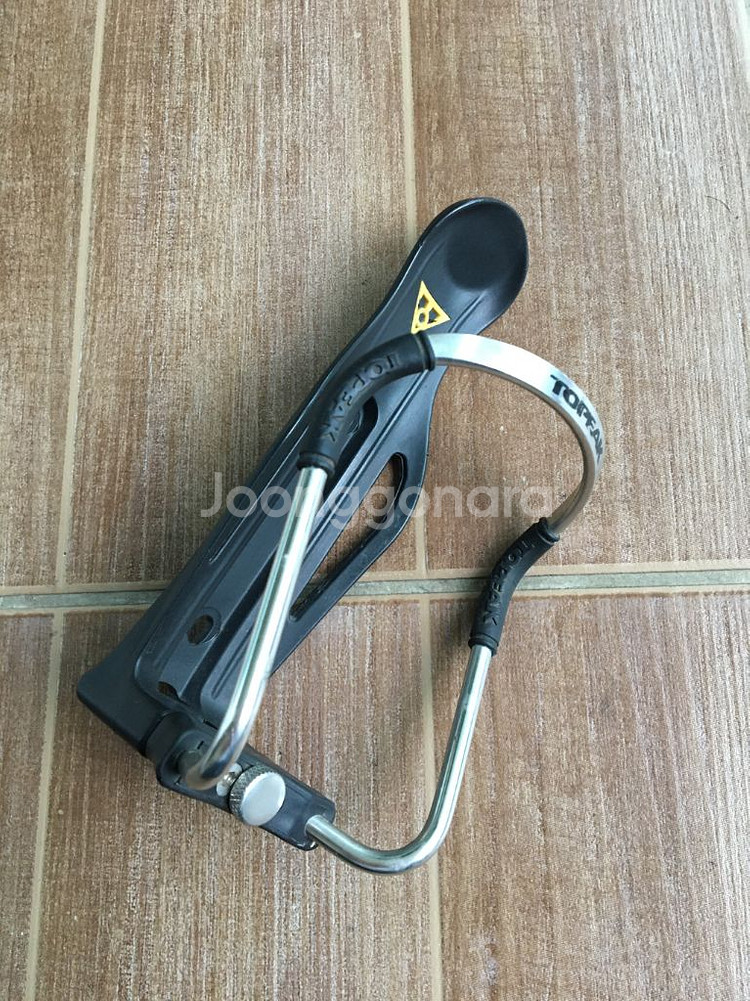 자전거용 물통케이지 토픽 닌자케이지 물병거치대 5천원 ~1만원씩.--3