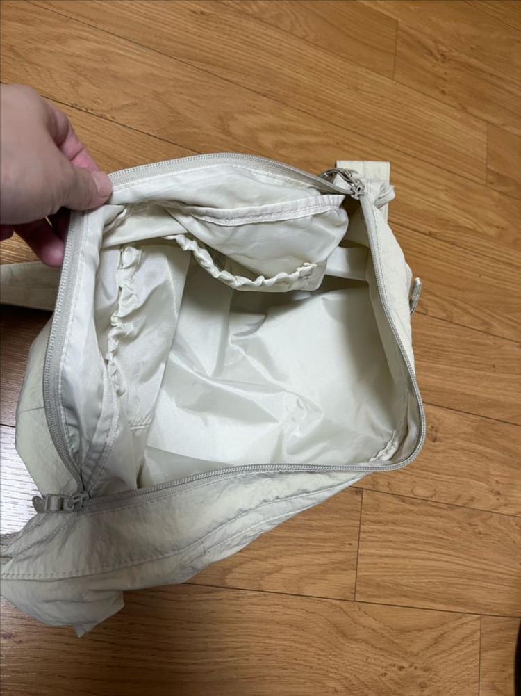 유니클로 U 나일론 가방 숄더백 크로스백--5