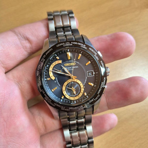 세이코 브라이츠 월드타임 솔라 전파티타늄 SAGA033