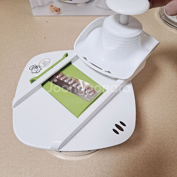 (새상품)콘스타 만능블랜더세트 다지기.채썰기.강판.탈수기.계란휘핑.얼음등--2