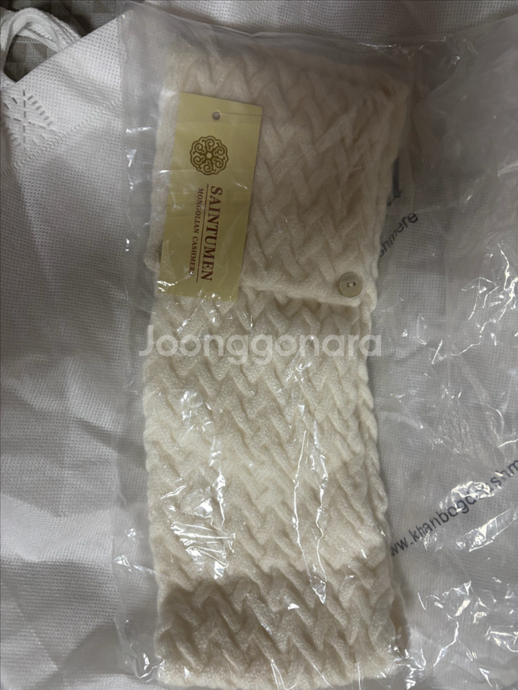 캐시미어 100 쁘띠 단추 넥워머--1