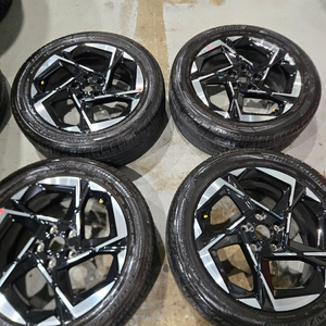 신형 더뉴K5 17인치 순정 휠타이어 판매합니다