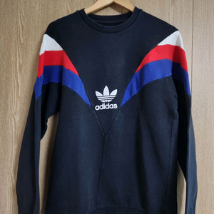 아디다스 맨투맨