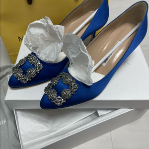 마놀로블라닉 한기시 블루 5cm 38(250)사이즈