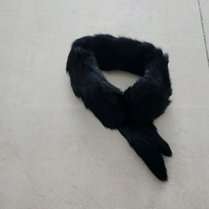 ENC 에서 나온 토끼털 목도리 팔아요