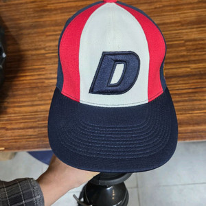 두산베어스 배색 모자 프리 이미지