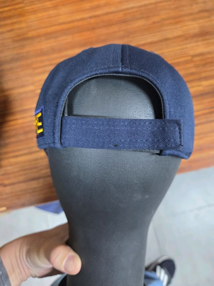 두산베어스 배색 모자 프리 이미지