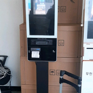 아임유P2C키오스크 KIO-F21J1 스탠드형키오스크