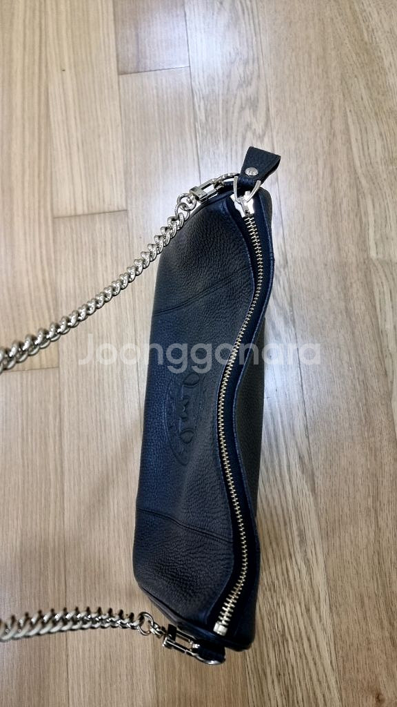 메트로시티 체인 숄더백 팝니다.--3