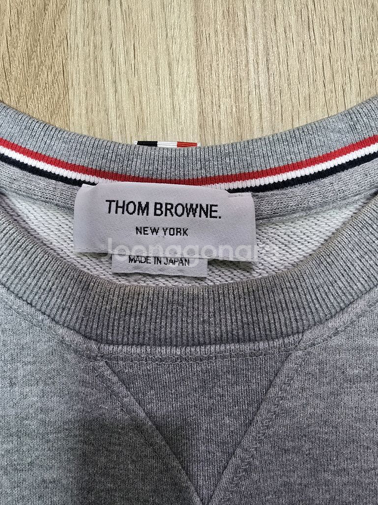 24년식 정품 톰브라운 사선완장 그레이 맨투맨 6사이--2