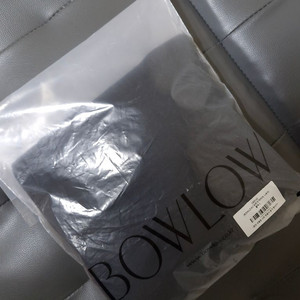 무신사 바우로 보트넥 베이직 니트티 [블랙] L사이즈 새제품