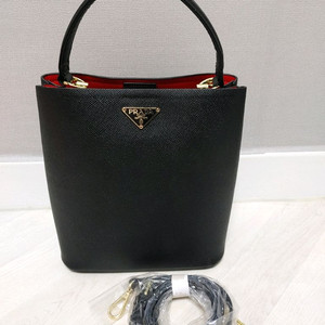프라다 토트백