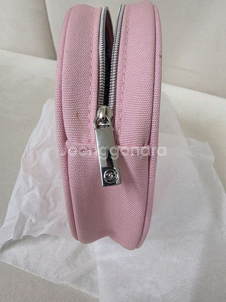 샤넬 메이크업 파우치 핑크색(미사용)--1