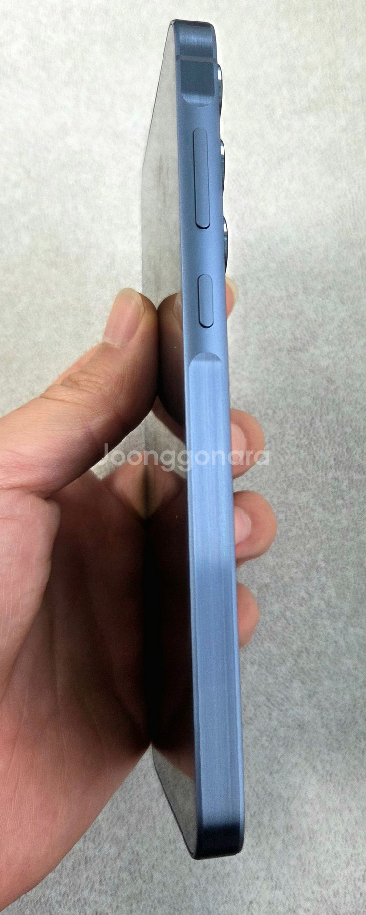 갤럭시 퀀텀5 네이비 판매 합니다.[24만]--3