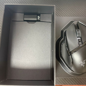 레이저 바실리스크 v3 pro 판매합니다