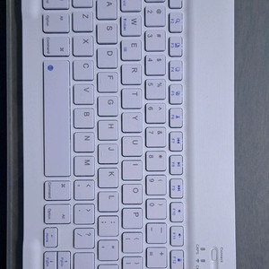 ConnectFit 휴대용 블루투스 키보드.