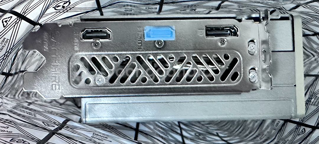 사파이어 RX 9060XT Nitro 니트로 16gb--4