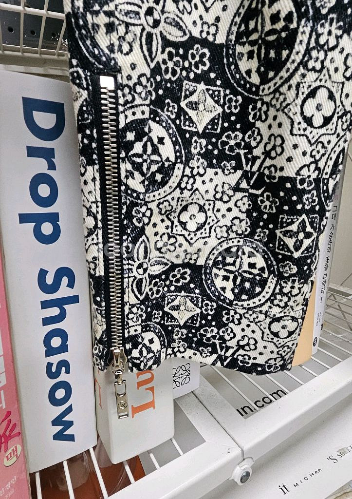 루이비통 여성팬츠 26 모노그램 슬림팬츠 명품바지 WL85--5