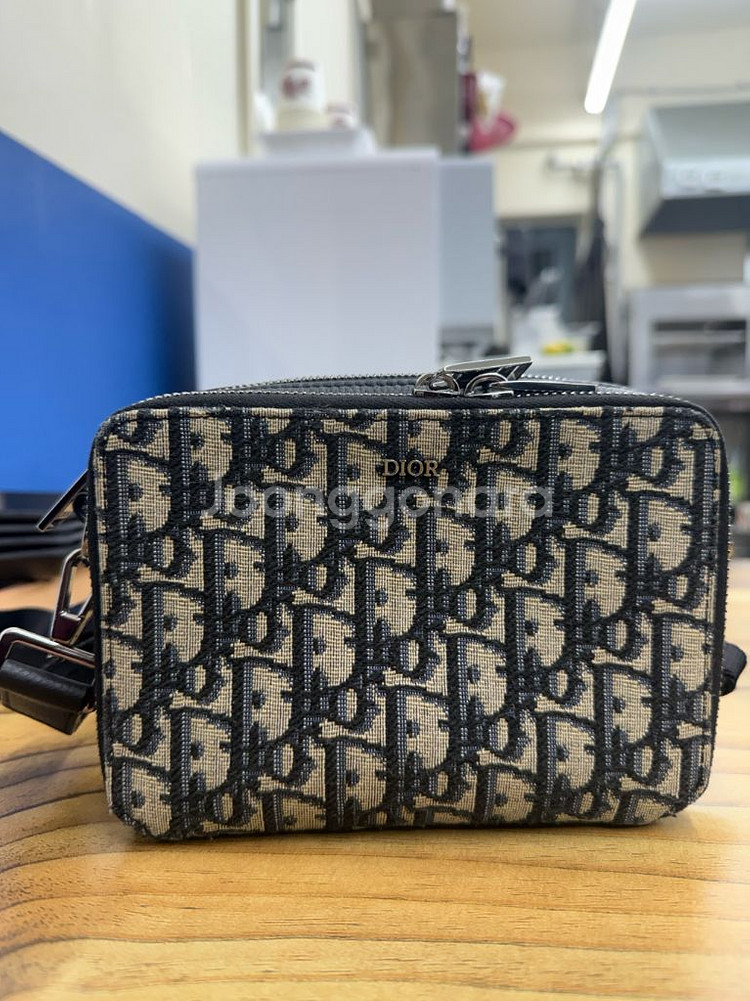 디올 오블리크 자카드 스트랩 파우치 메신저백--0