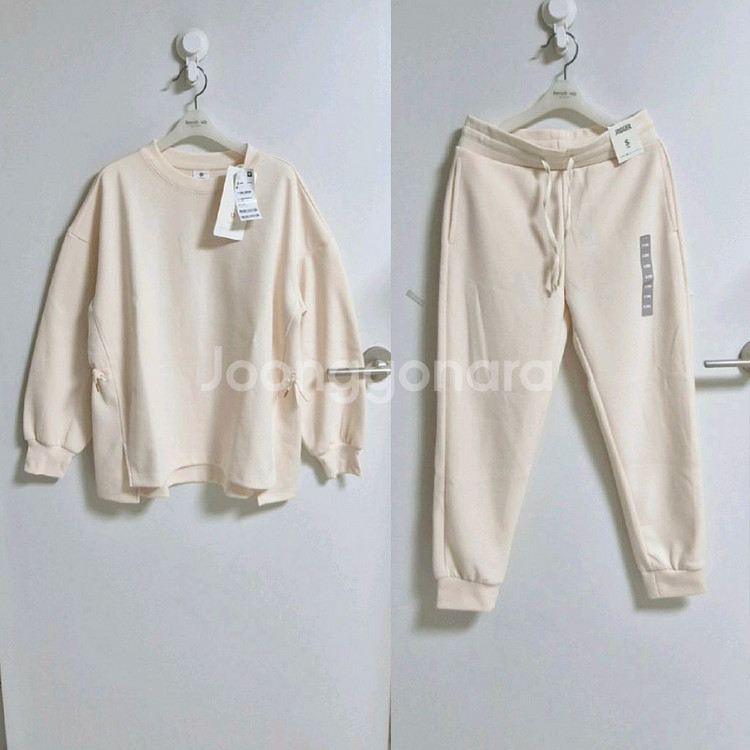 (새상품S26~27) 오버핏 더블니트 허리스트링맨투맨+조거팬츠 세트--0