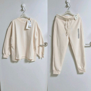 (새상품S26~27) 오버핏 더블니트 허리스트링맨투맨+조거팬츠 세트