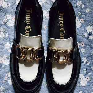 쥬시꾸뛰르 트리옴프 체인 로퍼