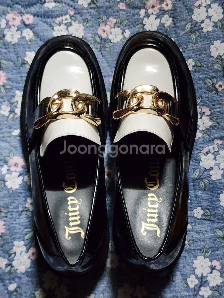 쥬시꾸뛰르 트리옴프 체인 로퍼--1