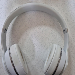 Beats Solo3 비츠 솔로3 화이트 무선 헤드폰